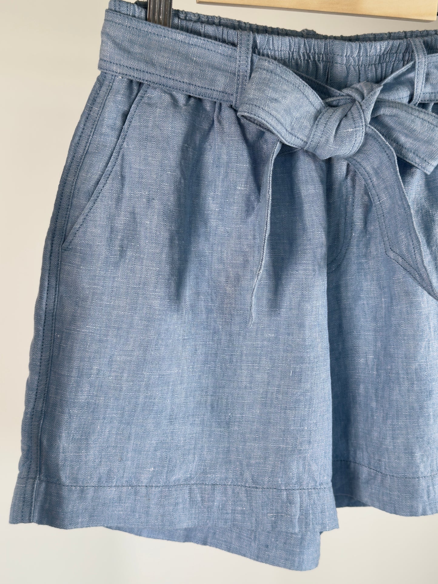 LINEN SHORTS - SIZE XS