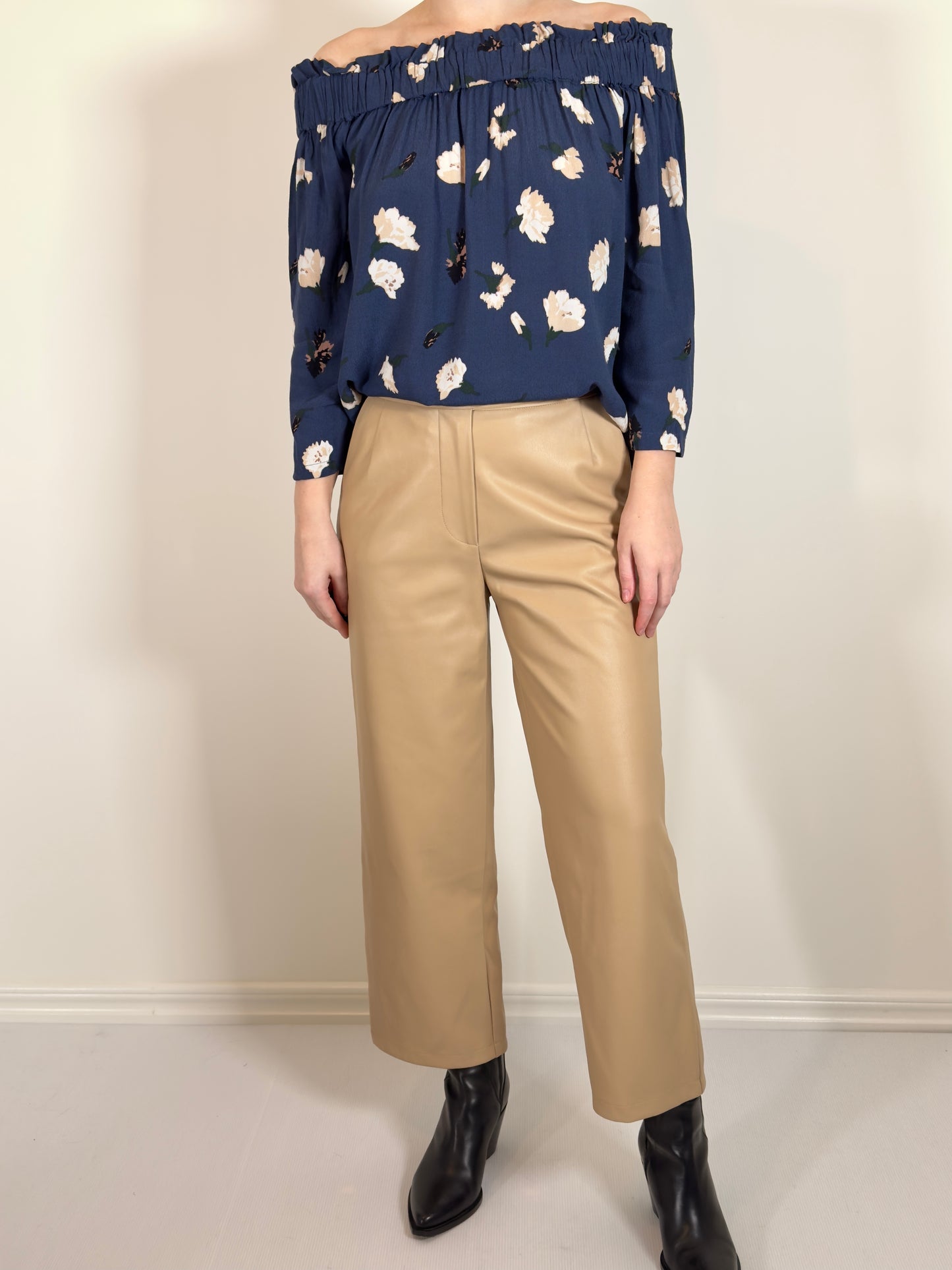 Stylein Faux Leather Pants beige