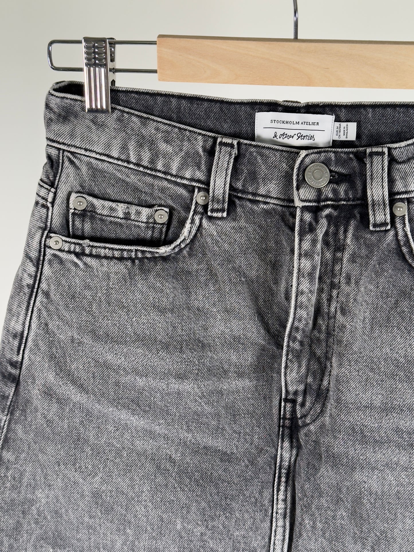 DENIM SKIRT - SIZE 34